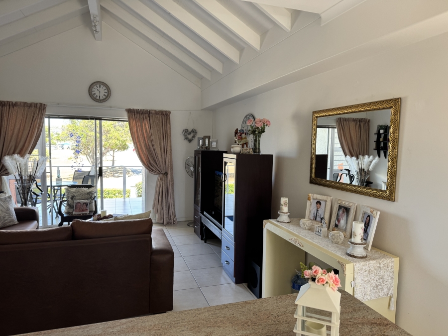 2 Bedroom Property for Sale in Hartenbos Central Western Cape